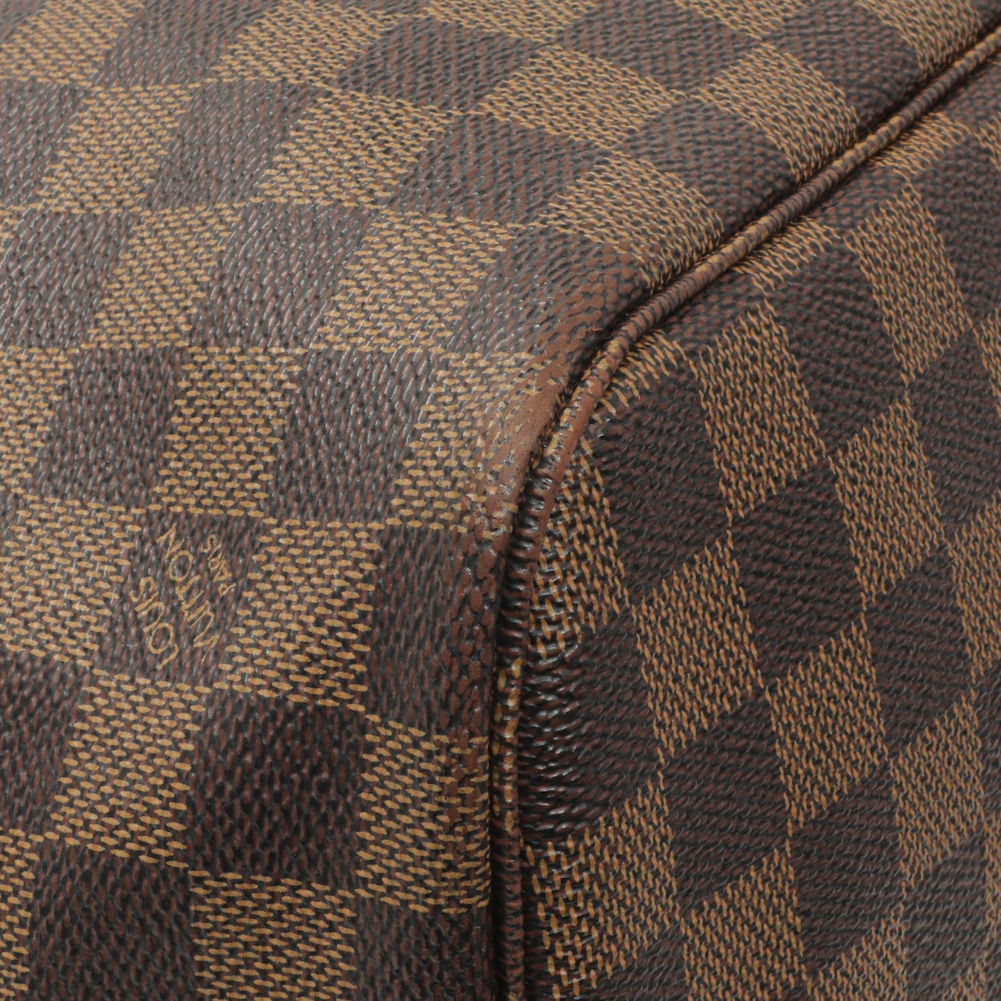 Exclusive Louis Vuitton Damier Ebene Neverfull MM — Top View
