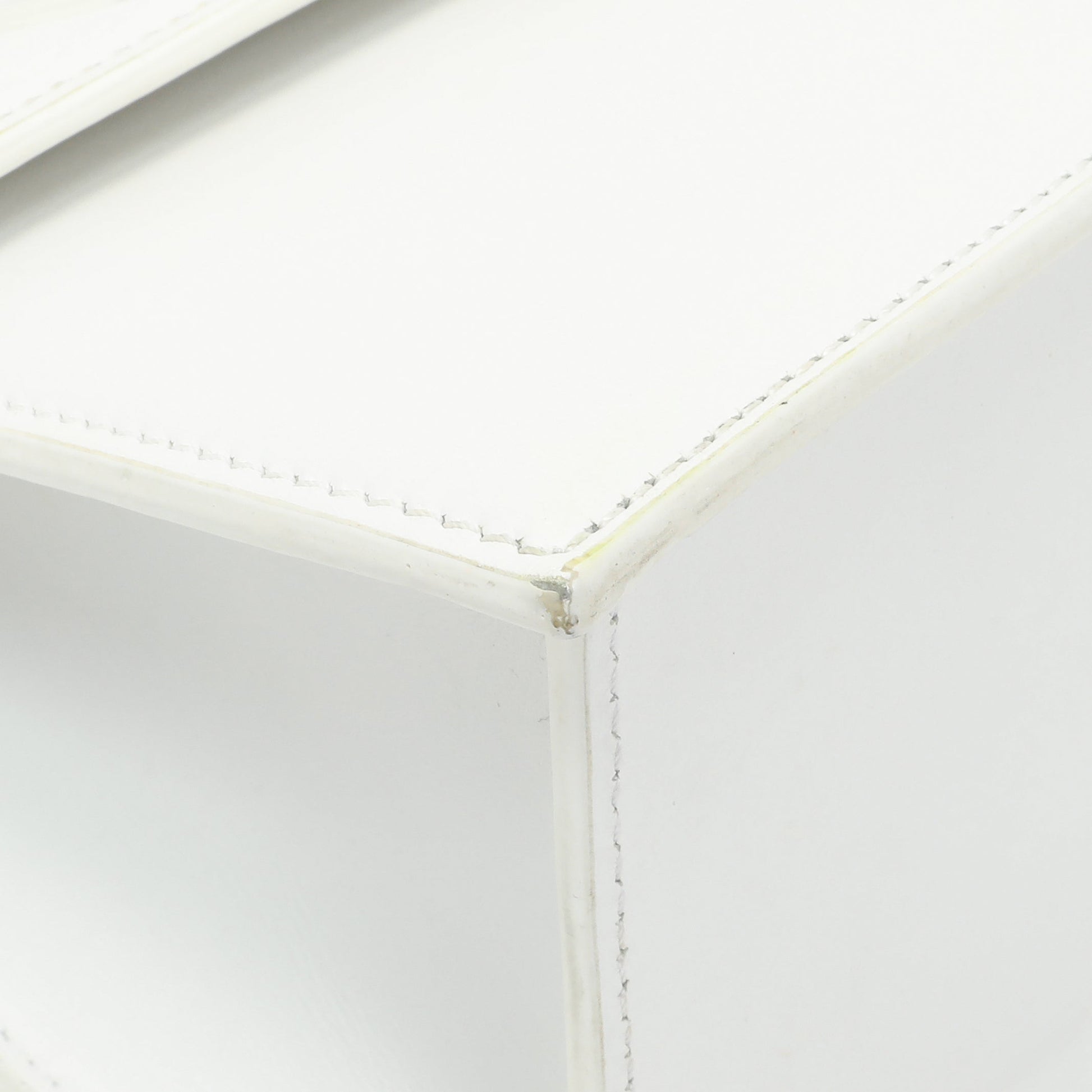Exclusive Jacquemus White Smooth Calfskin Le Grand Chiquito — Top View