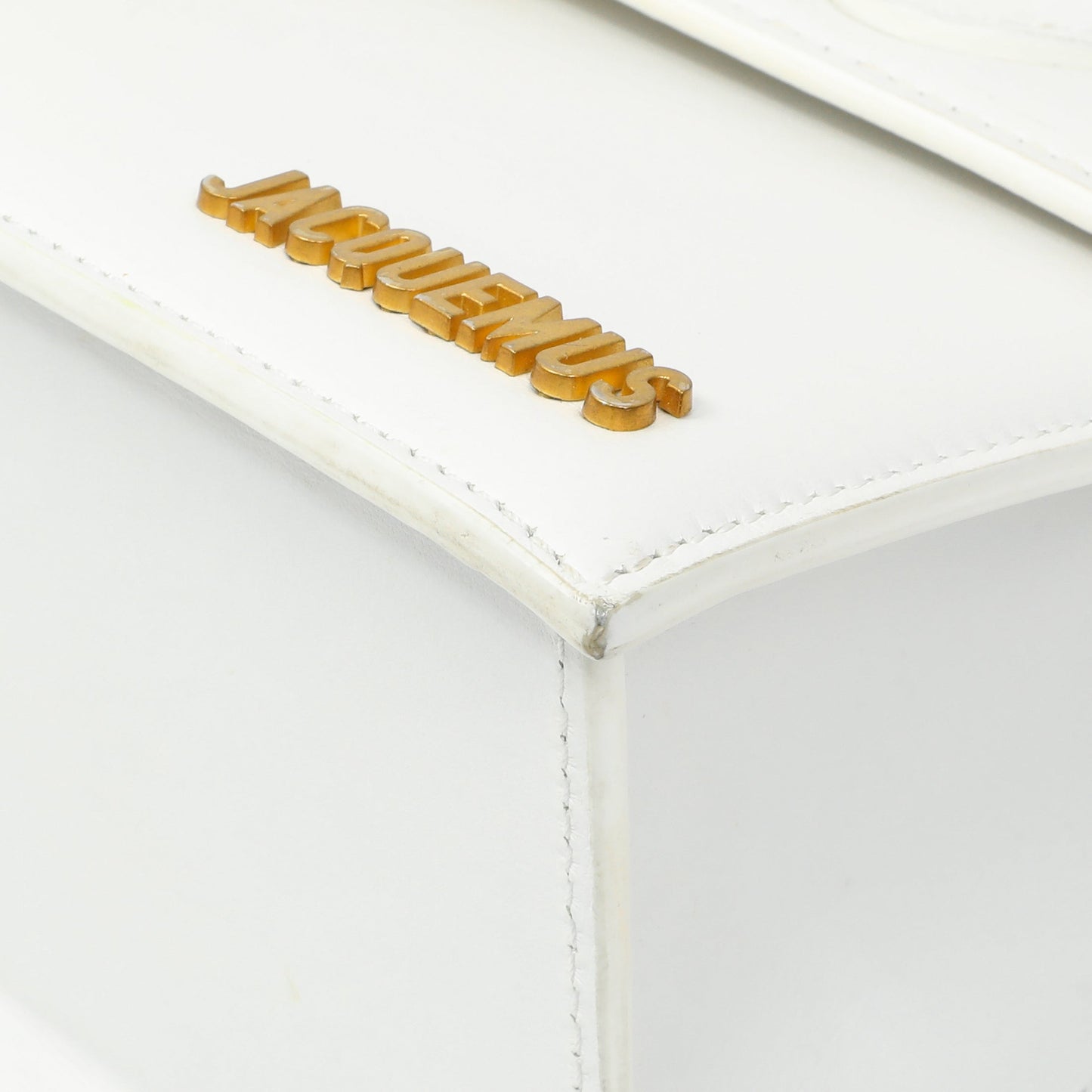 Exclusive Jacquemus White Smooth Calfskin Le Grand Chiquito — Detail View