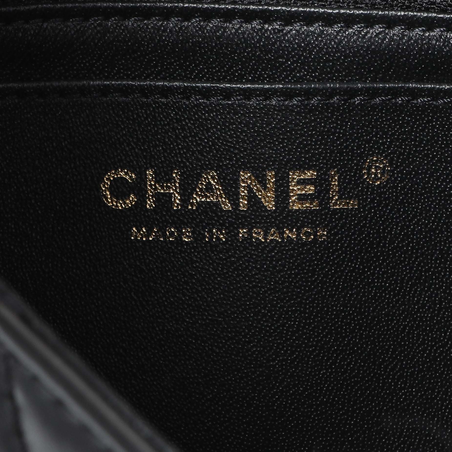 Exclusive Chanel Black Quilted Aged Calfskin 2.55 Reissue Flap 224 — Detail View