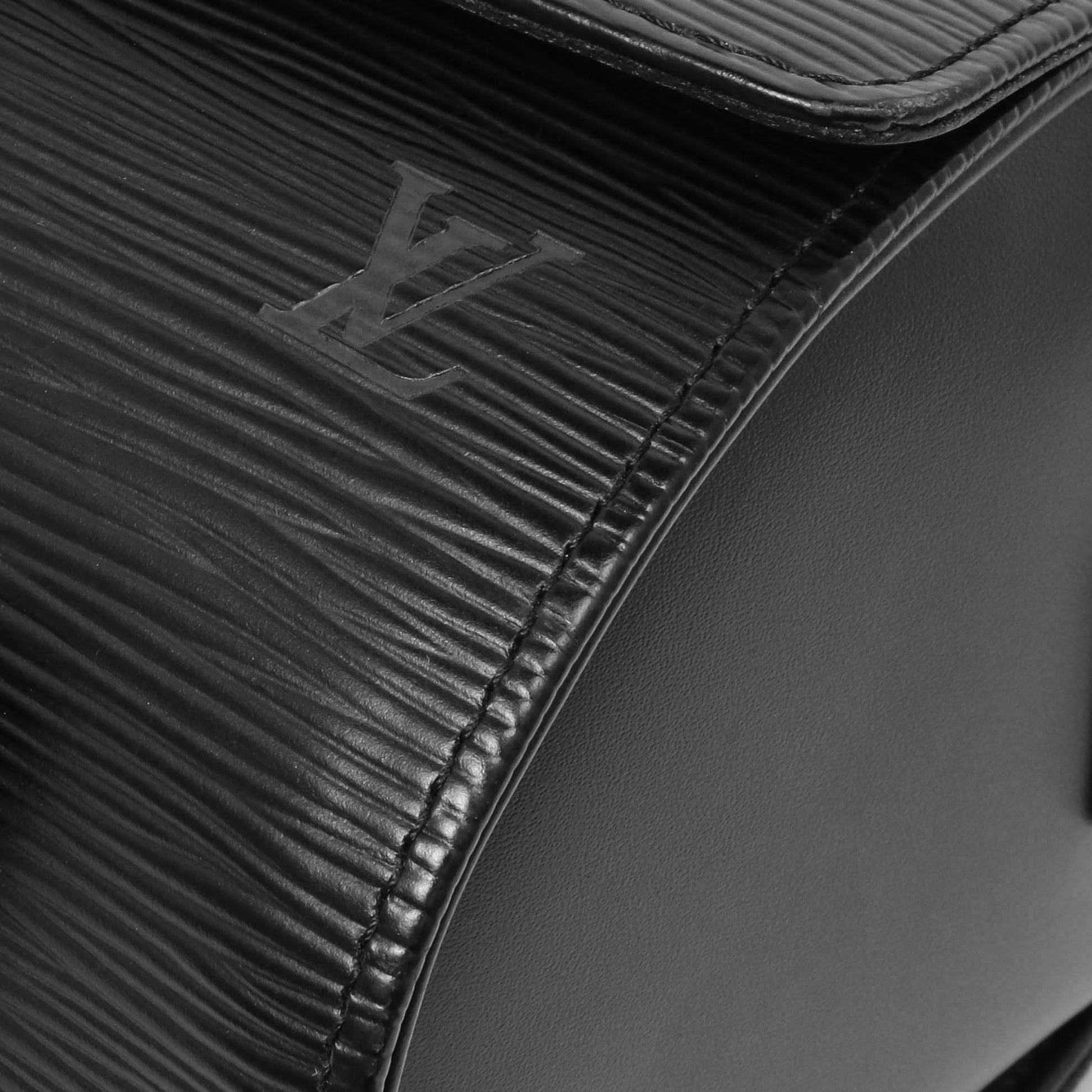 Exclusive Louis Vuitton Black Epi Nocturne GM — Detail View