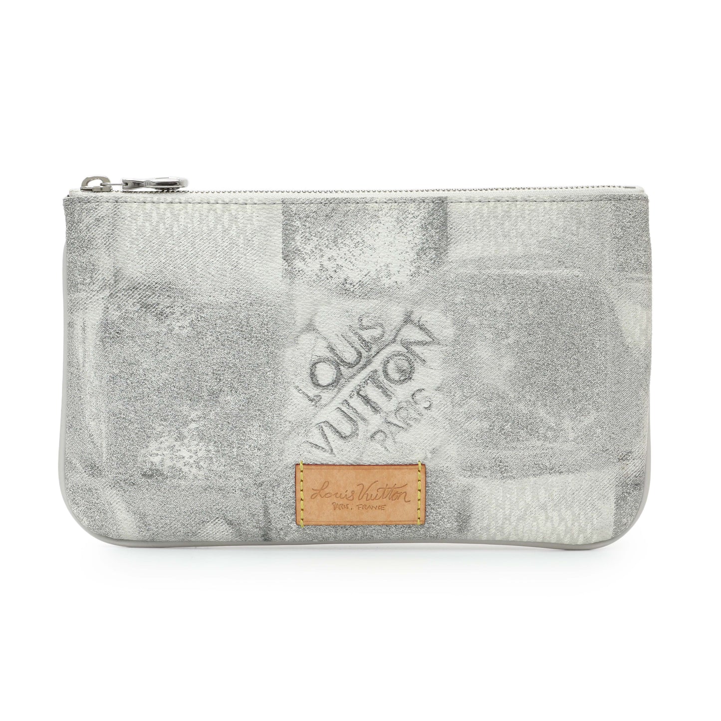 Exclusive Louis Vuitton Stone Grey Damier Salt Trio Messenger — Detail View