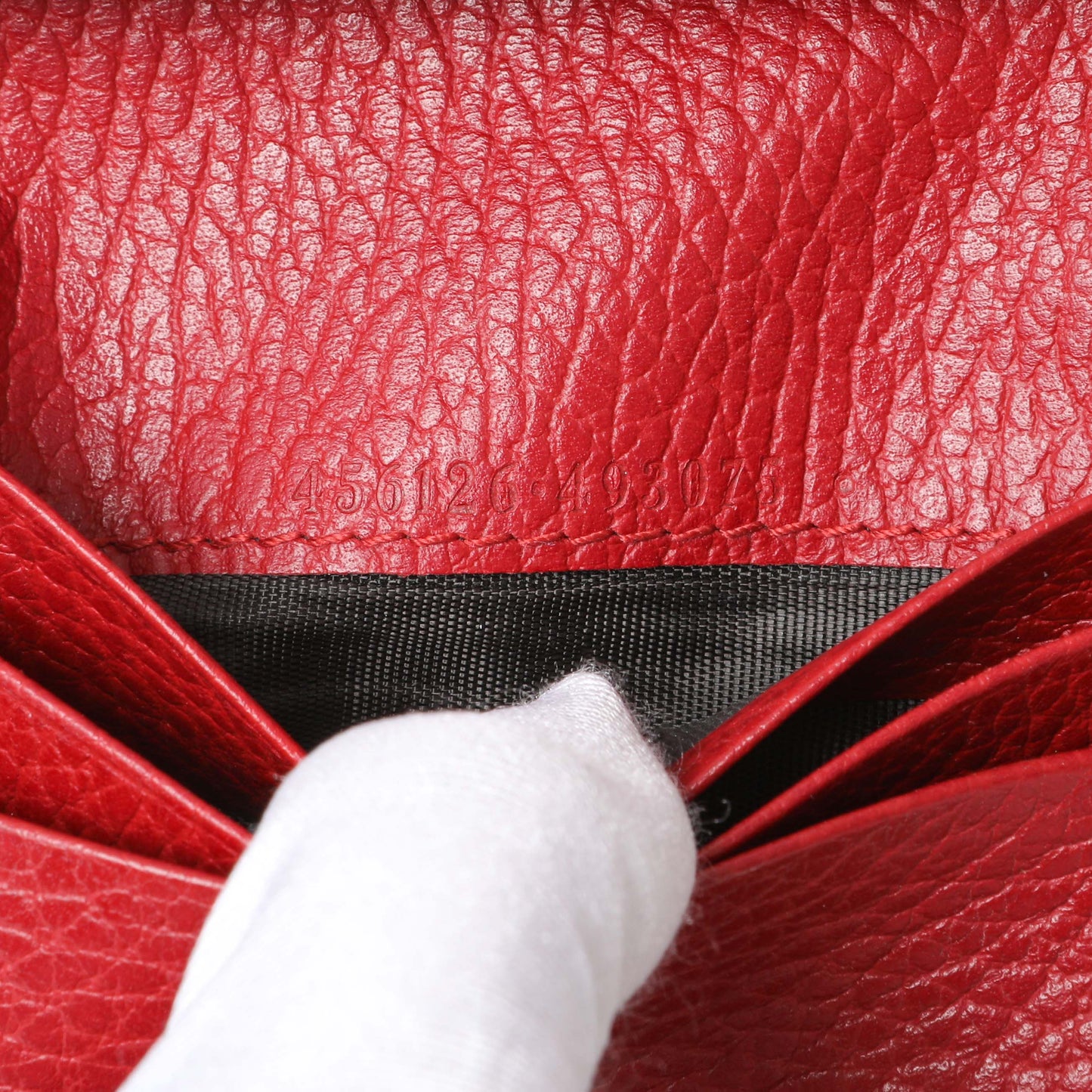 Exclusive Gucci Red Pebbled Calfskin Marmont Card Wallet — Alternate View 10