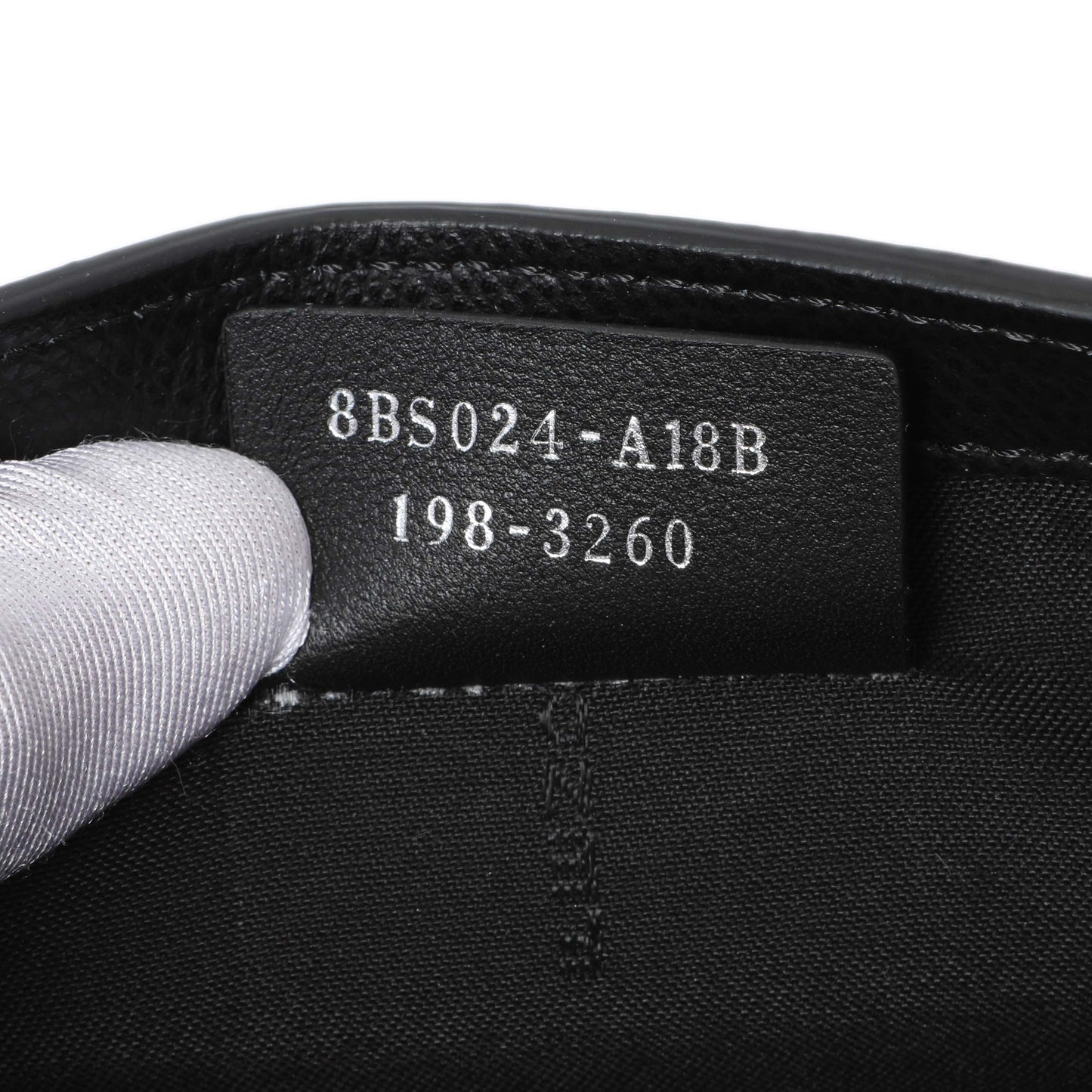 Exclusive Fendi Black Calfskin F is Fendi Kan I Wallet On Chain — Lifestyle View