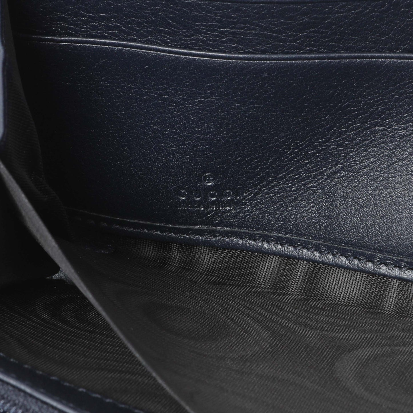 Exclusive Gucci GG Supreme Zipped Long Wallet — Detail View
