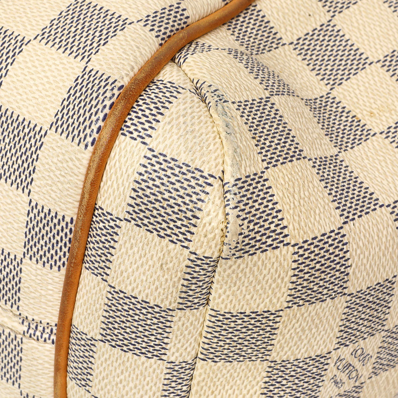 Exclusive Louis Vuitton Damier Azur Totally PM — Detail View