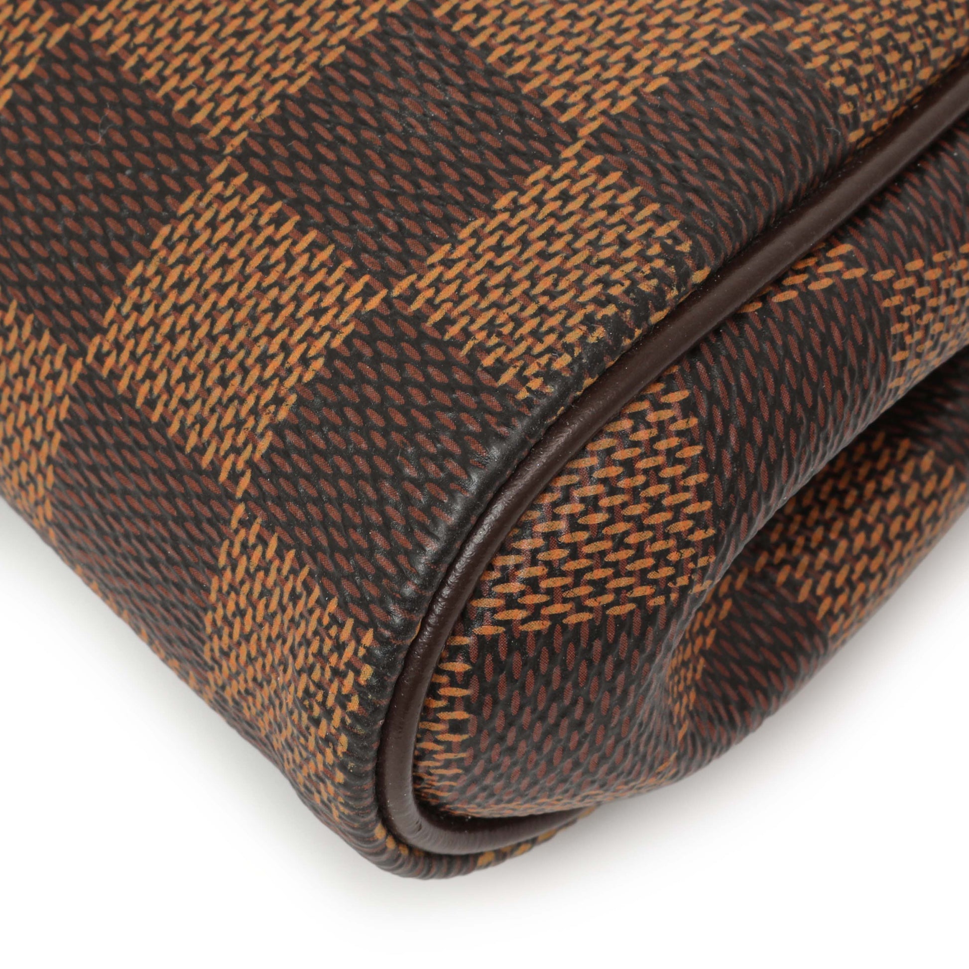 Exclusive Louis Vuitton Damier Ebene Eva Clutch — Detail View