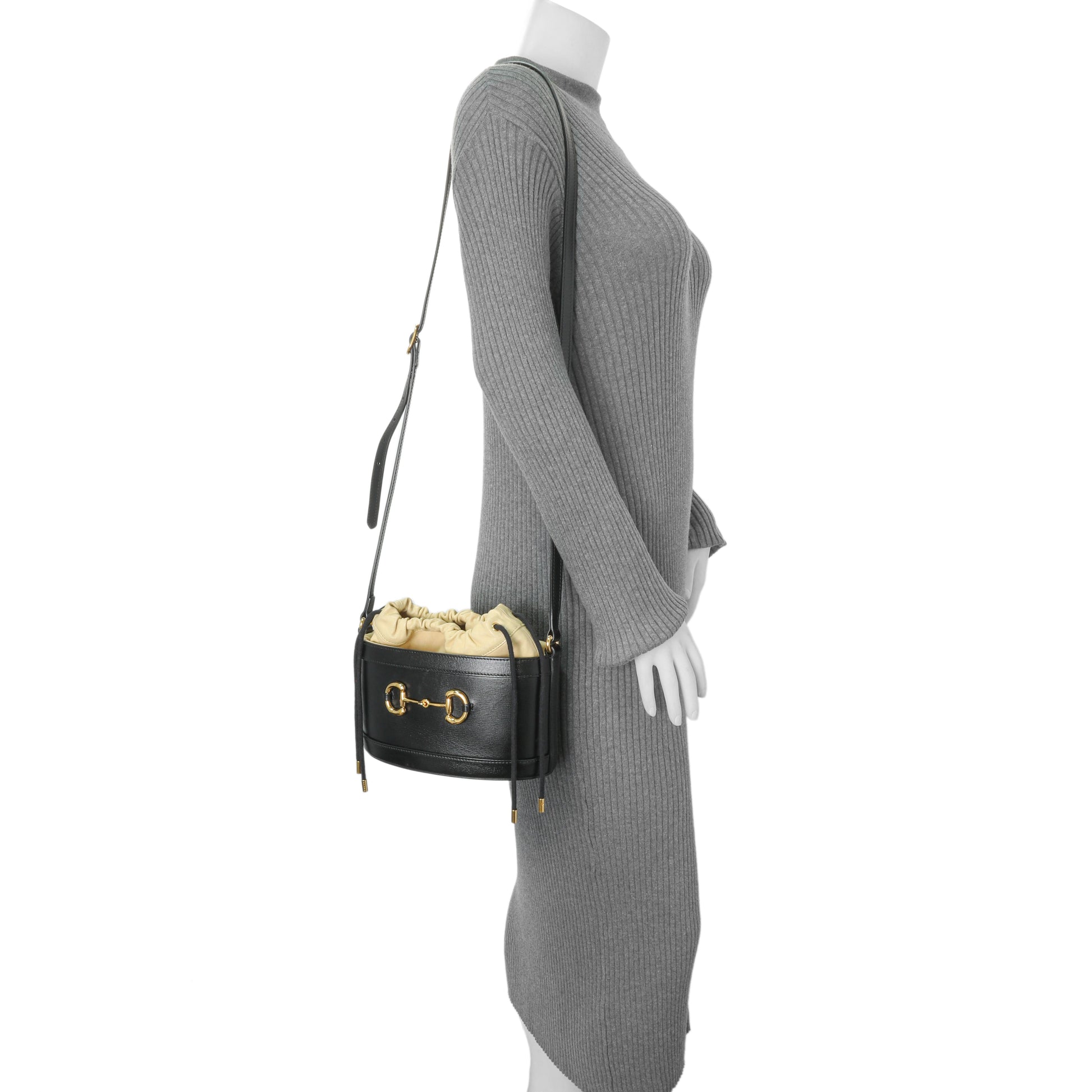 Exclusive Gucci Black Beige Calfskin Horsebit 1955 Drawstring Bucket Bag — Alternate View 9