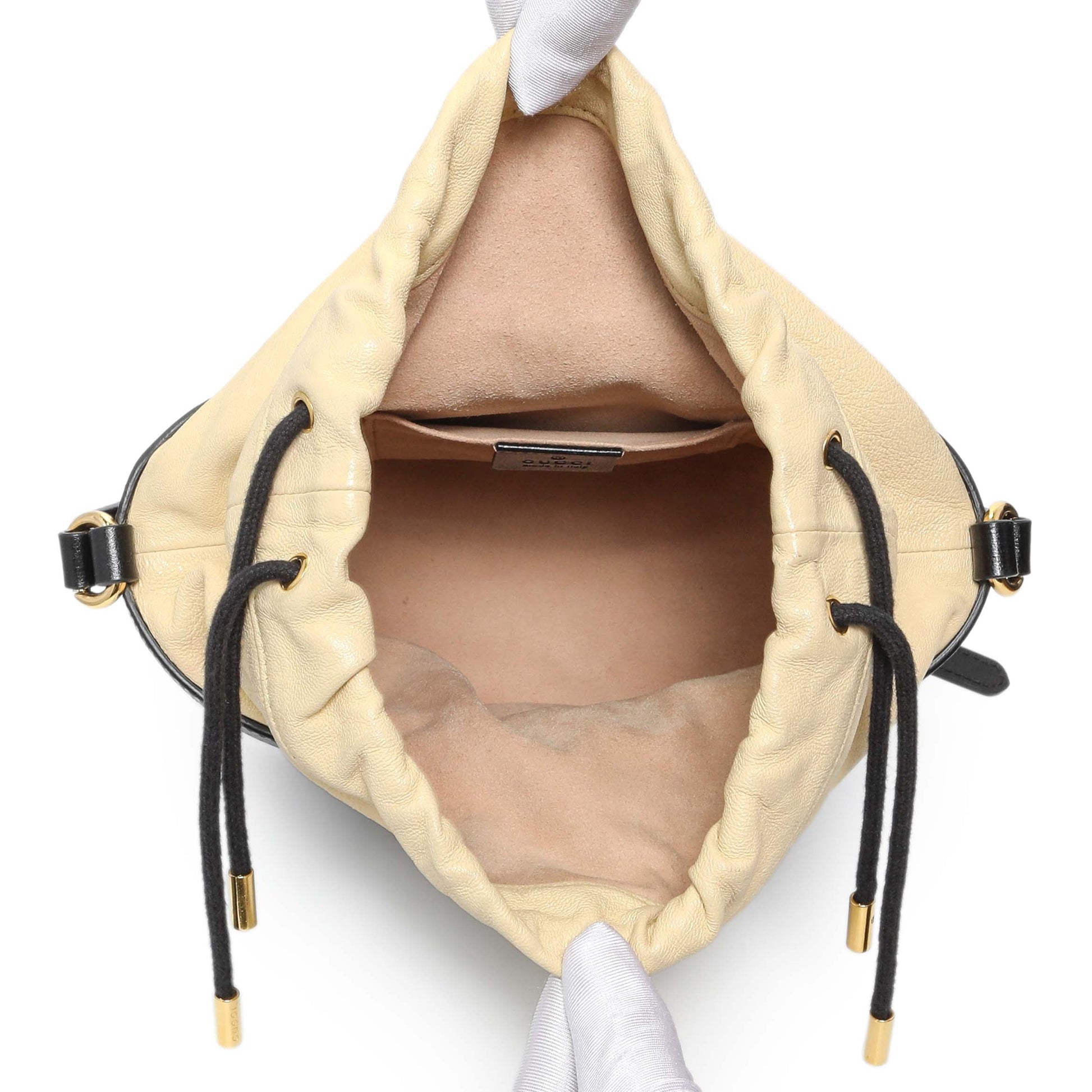 Exclusive Gucci Black Beige Calfskin Horsebit 1955 Drawstring Bucket Bag — Top View