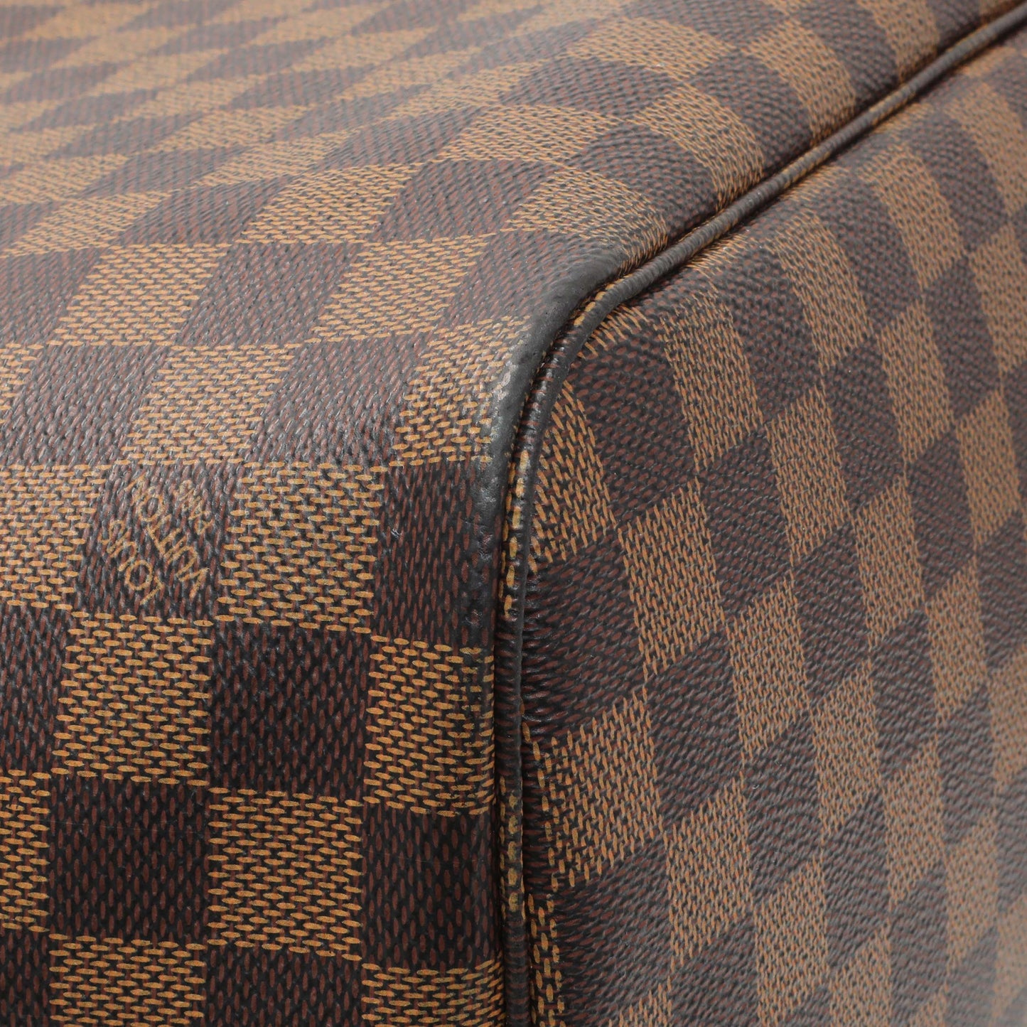 Exclusive Louis Vuitton Damier Ebene Neverfull MM — Top View