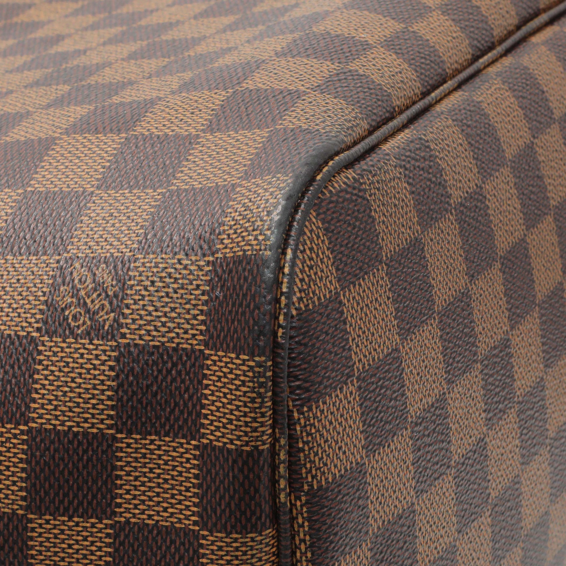 Exclusive Louis Vuitton Damier Ebene Neverfull MM — Top View