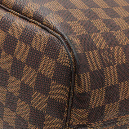 Exclusive Louis Vuitton Damier Ebene Neverfull MM — Detail View
