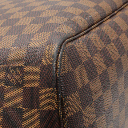 Exclusive Louis Vuitton Damier Ebene Neverfull MM — Lifestyle View