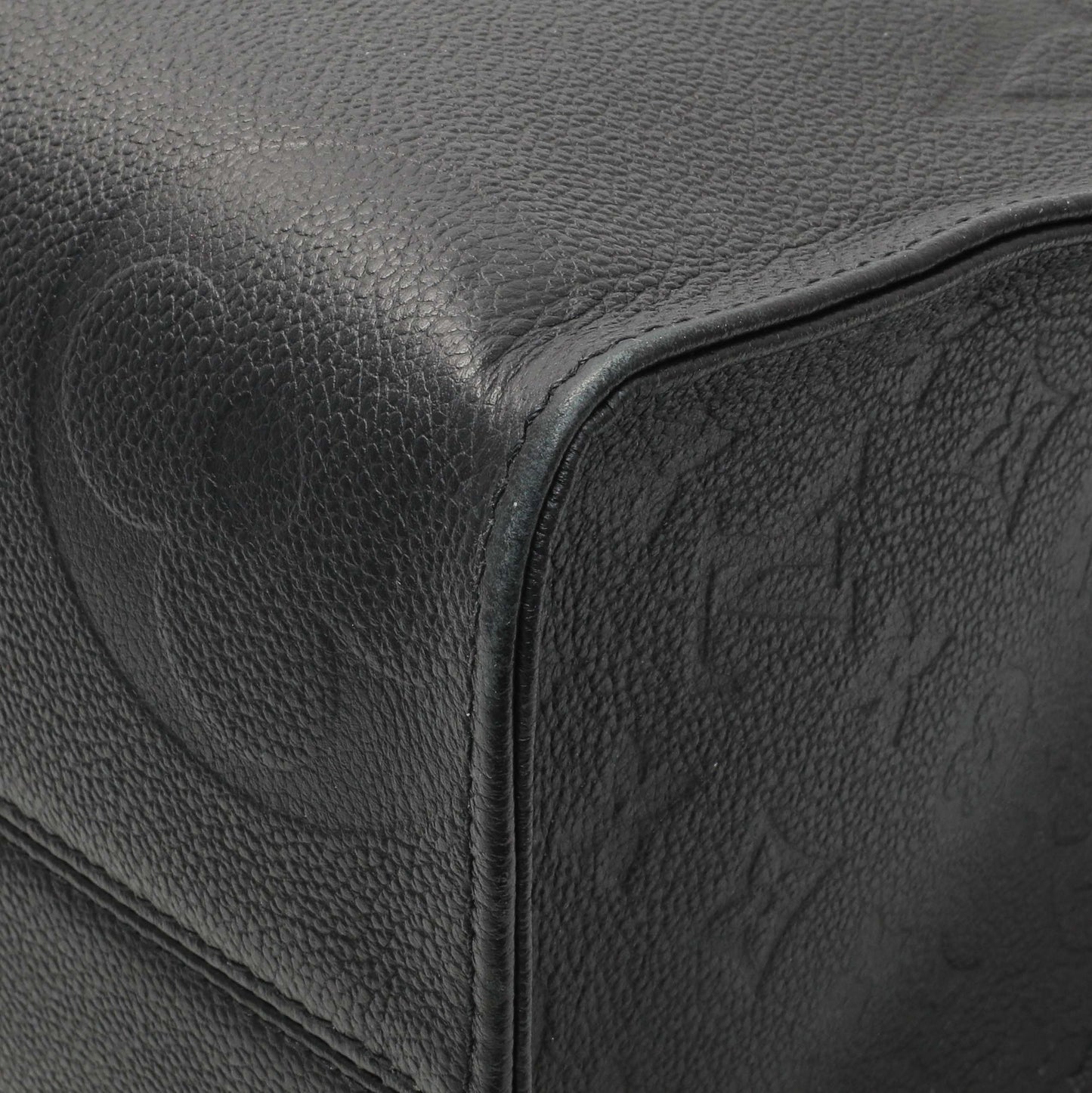 Exclusive Louis Vuitton Black Empreinte Monogram Giant OnTheGo MM — Alternate View 7
