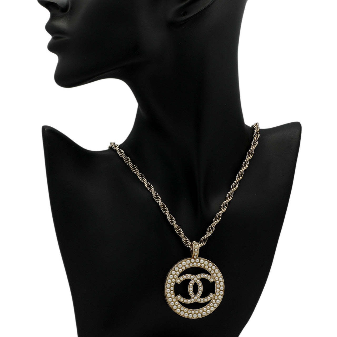 Exclusive Chanel Pearl CC Pendant    Necklace — Top View