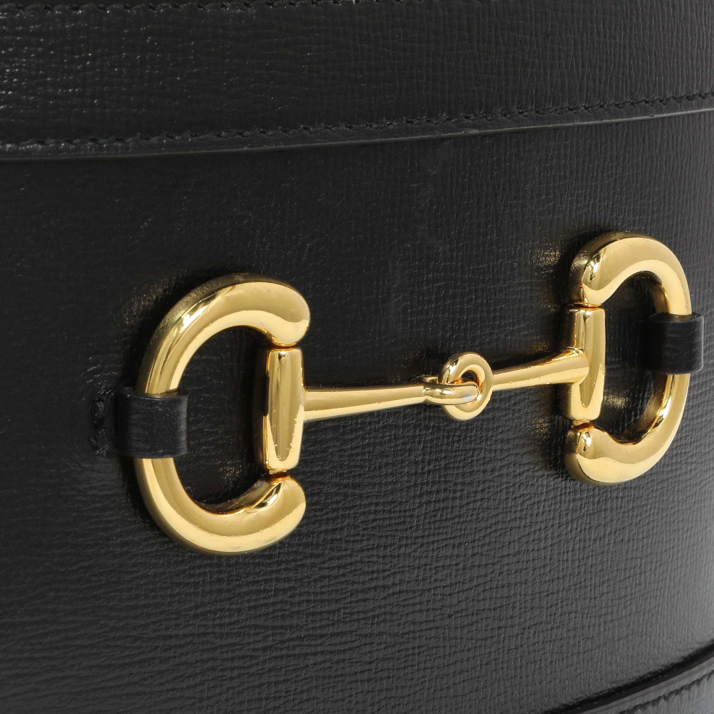 Exclusive Gucci Black Beige Calfskin Horsebit 1955 Drawstring Bucket Bag — Alternate View 8