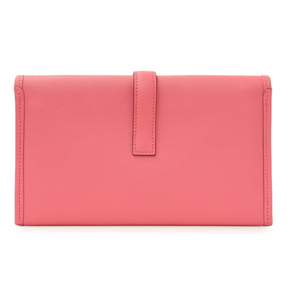 Exclusive Hermes Rose Azalee Swift Jige Duo Clutch — Side View