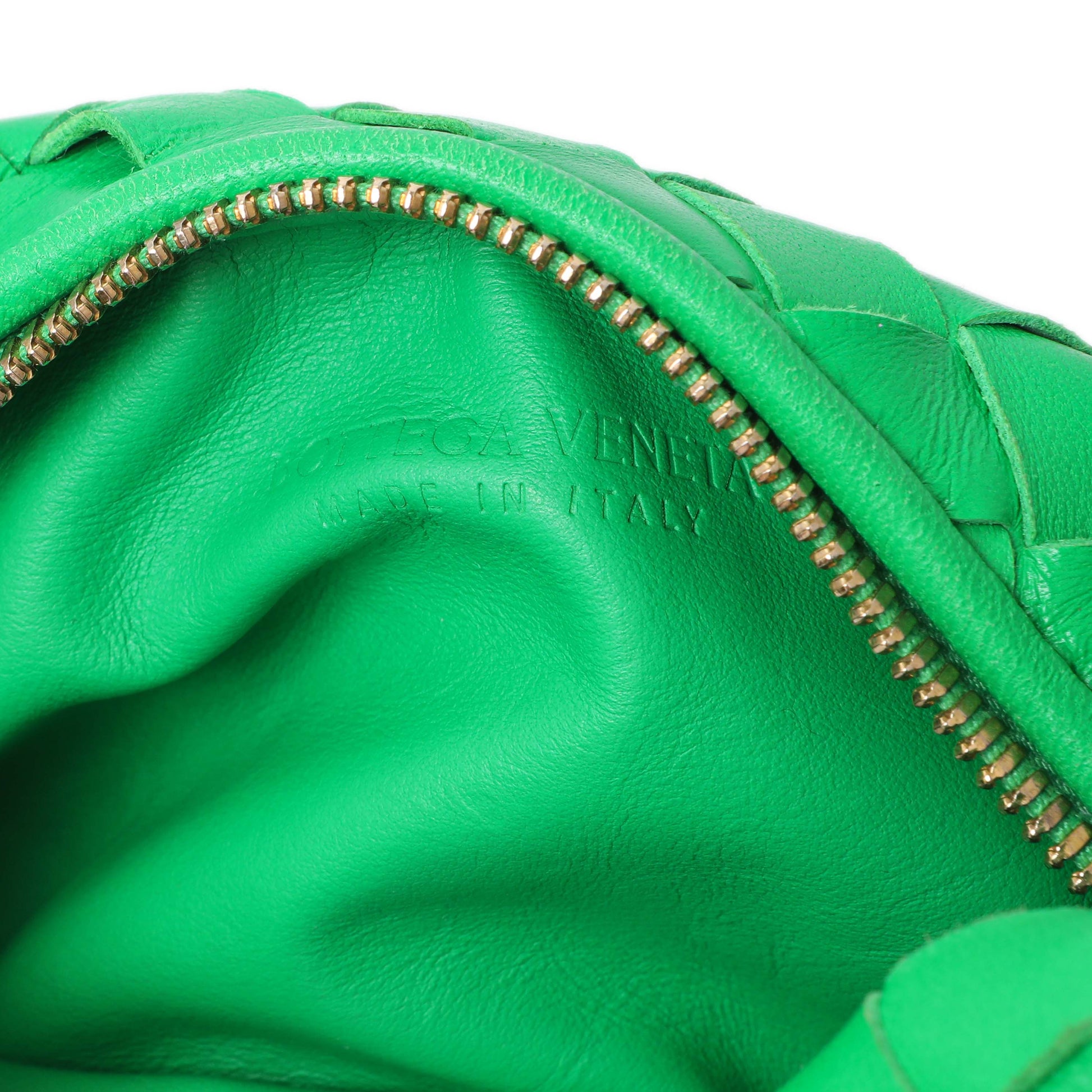 Exclusive Bottega Veneta Parakeet Nappa Intrecciato Mini Jodie — Detail View