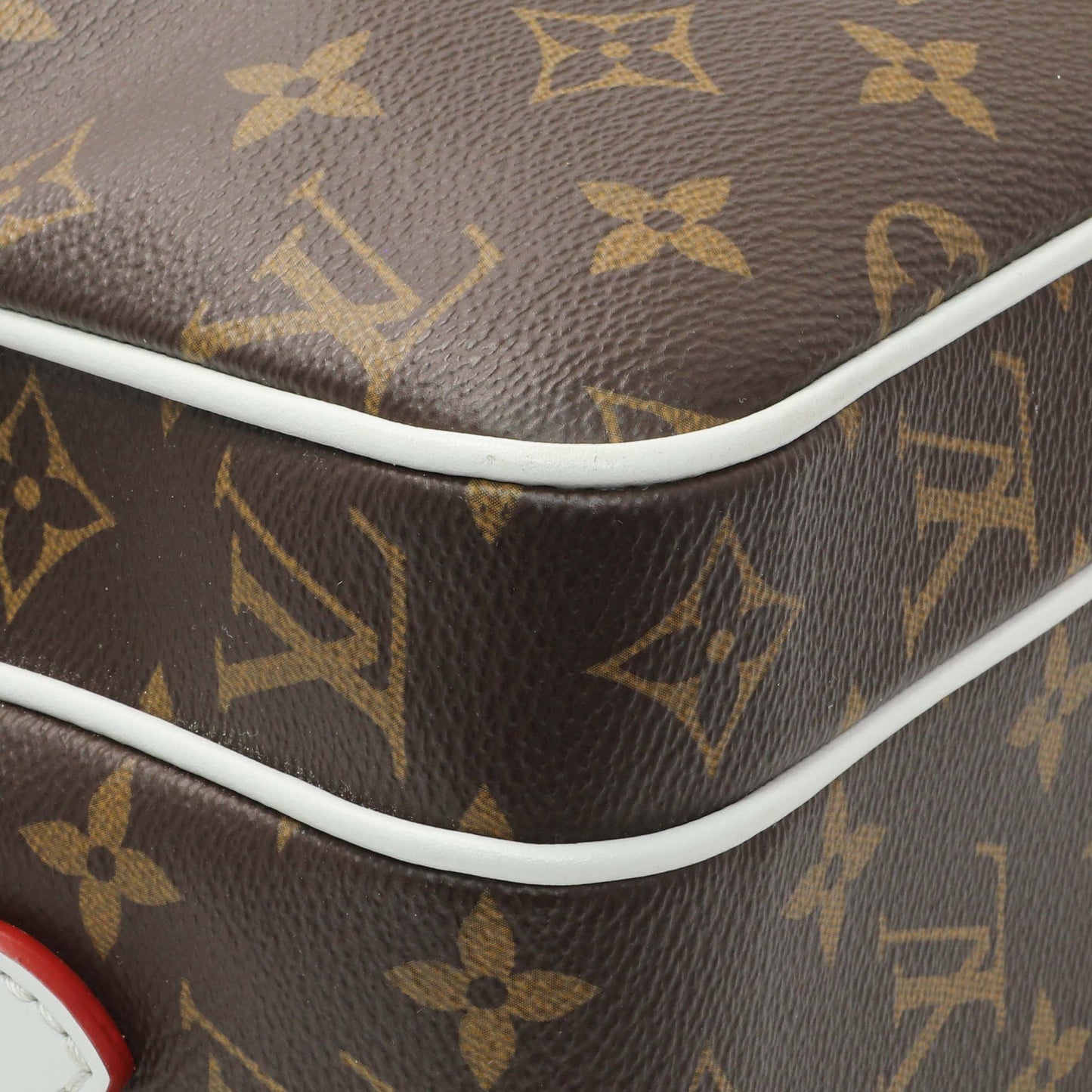 Exclusive Louis Vuitton X Nba 2020 Monogram Nil Messenger Bag — Top View