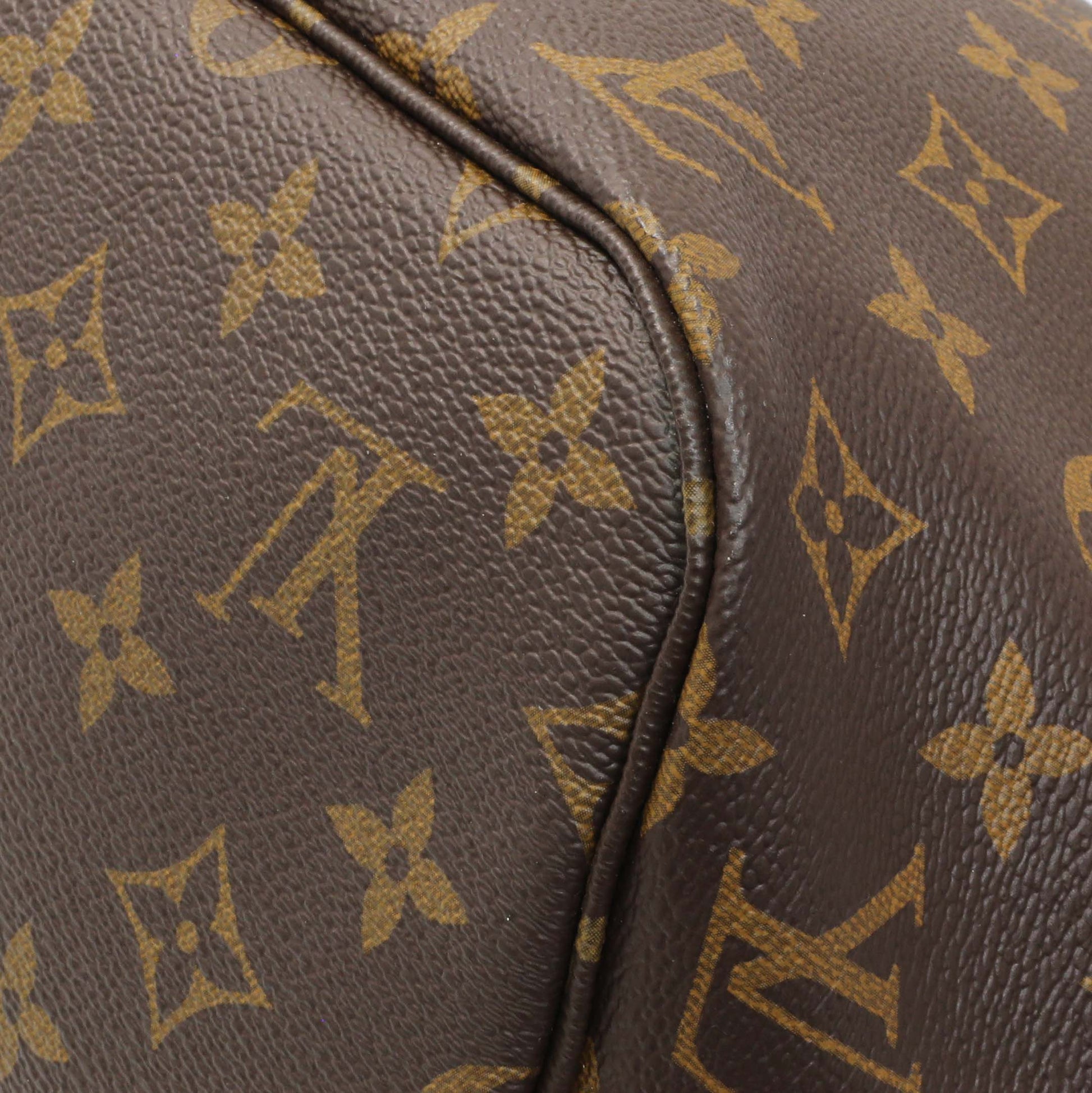 Exclusive Louis Vuitton Monogram Neo Neverfull MM — Detail View