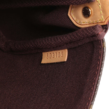 Exclusive Louis Vuitton Monogram Favorite PM — Lifestyle View