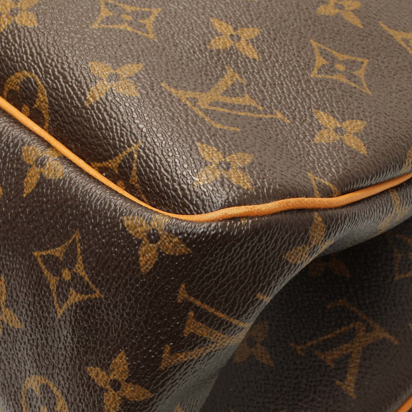 Exclusive Louis Vuitton Monogram Batignolles Vertical — Detail View