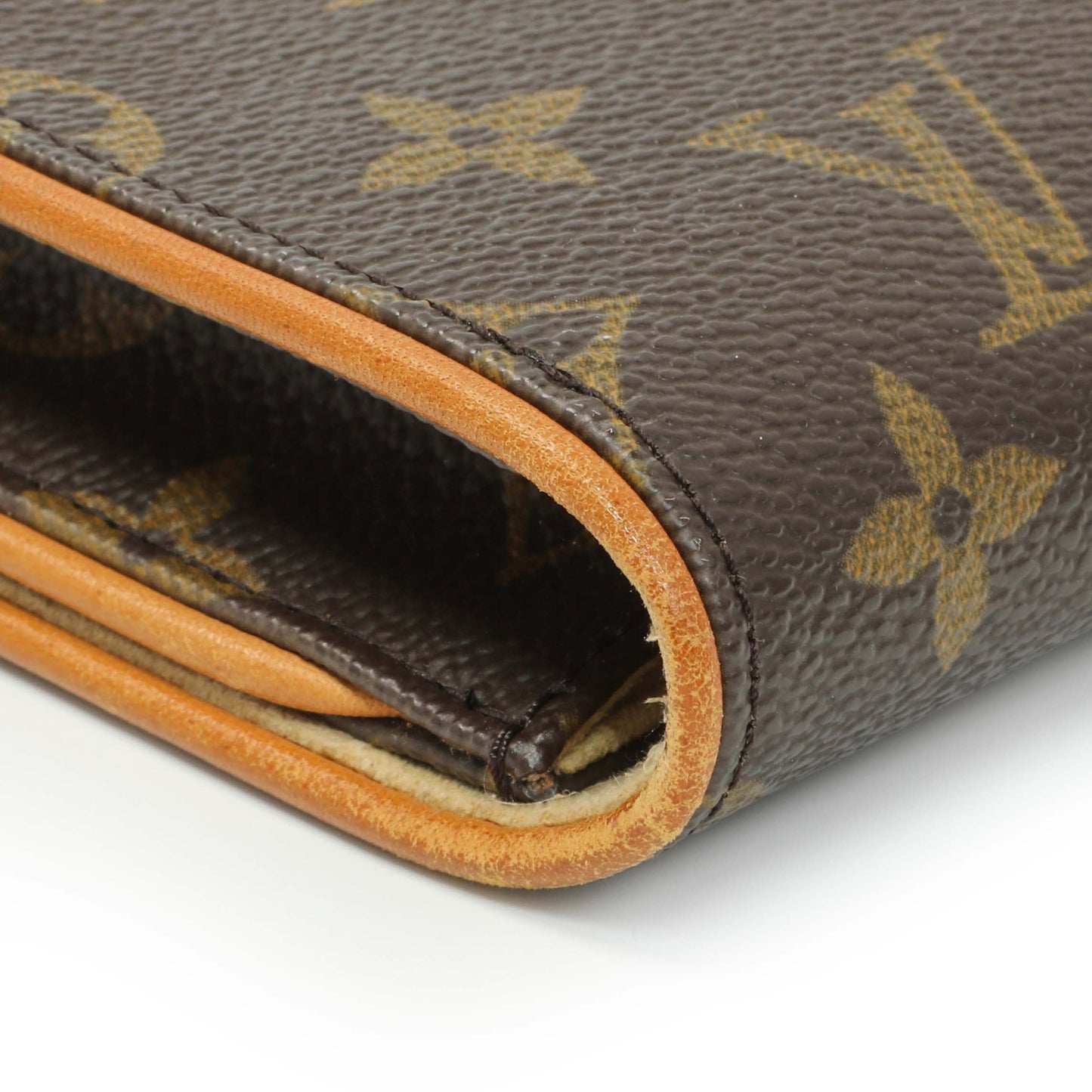 Exclusive Louis Vuitton Monogram Pochette Twin GM — Alternate View 8