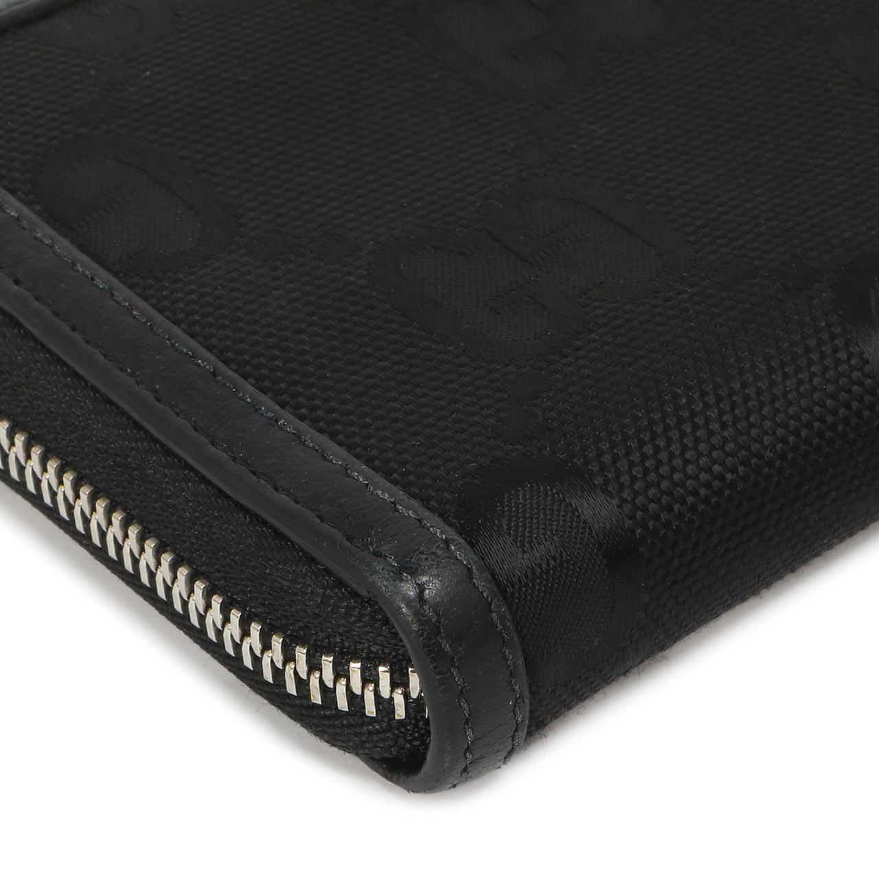 Exclusive Gucci Off The Grid Zip Around Wallet — Lifestyle View