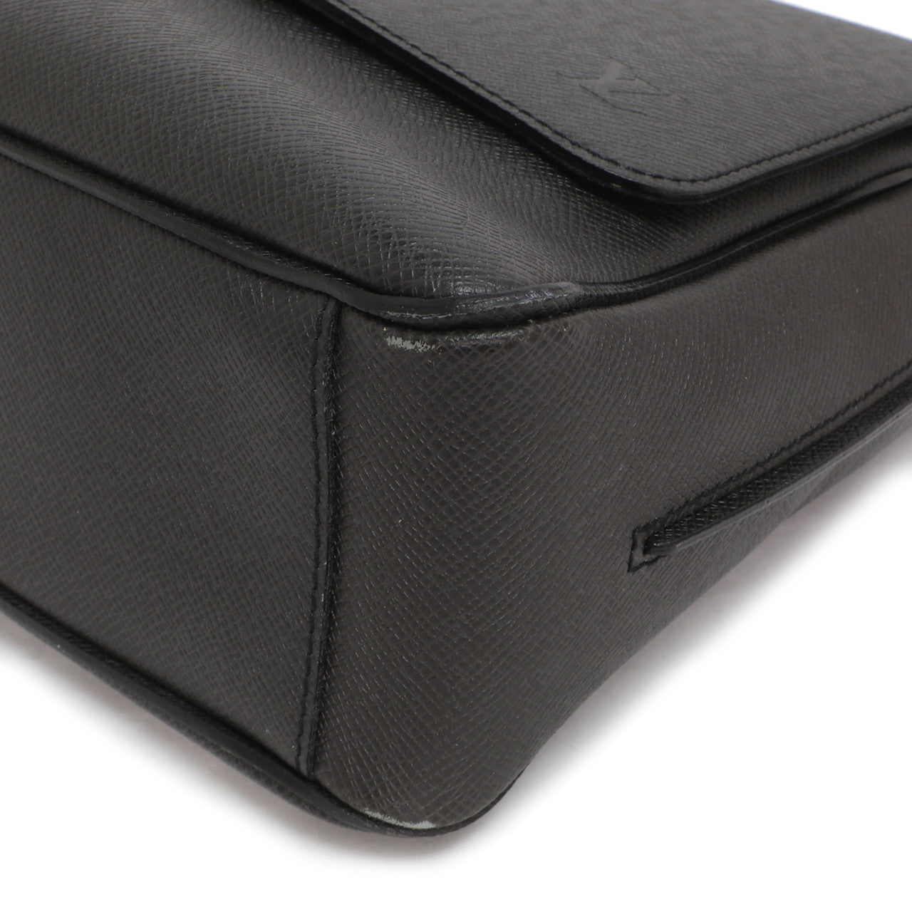 Exclusive Louis Vuitton Ardoise Taiga Roman MM — Detail View
