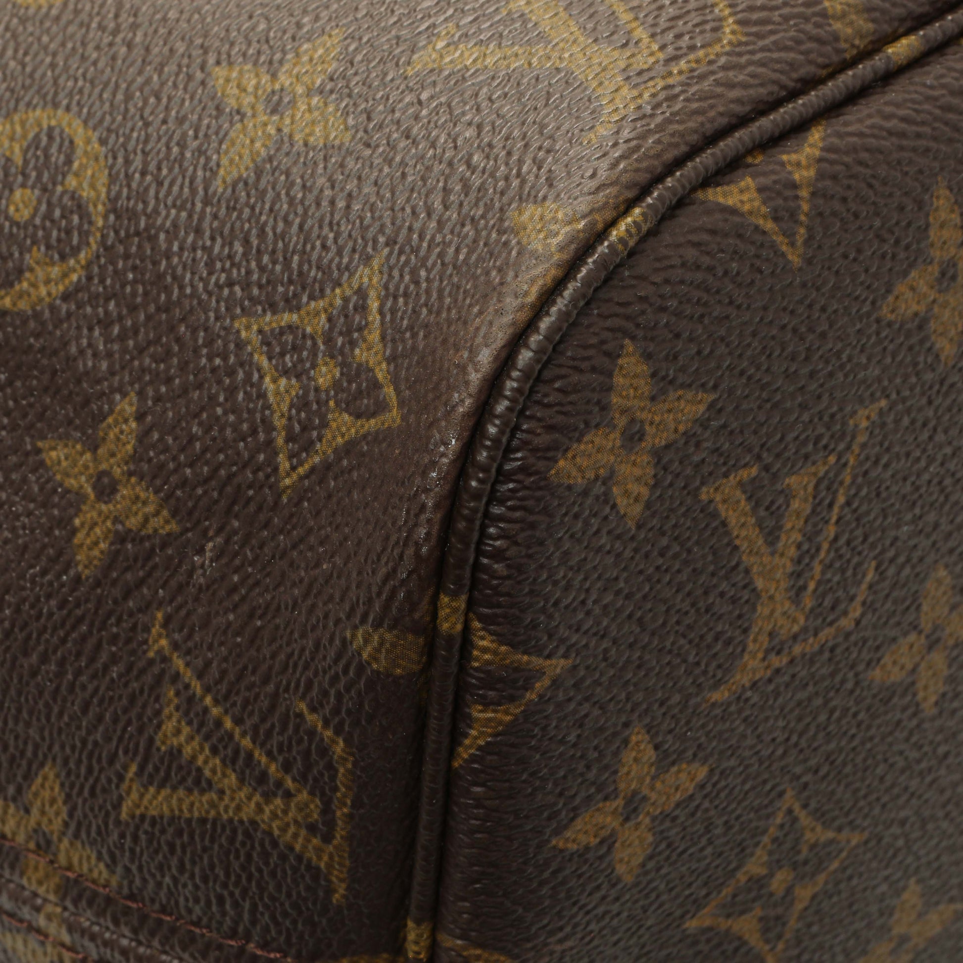 Exclusive Louis Vuitton Monogram Neverfull MM — Top View