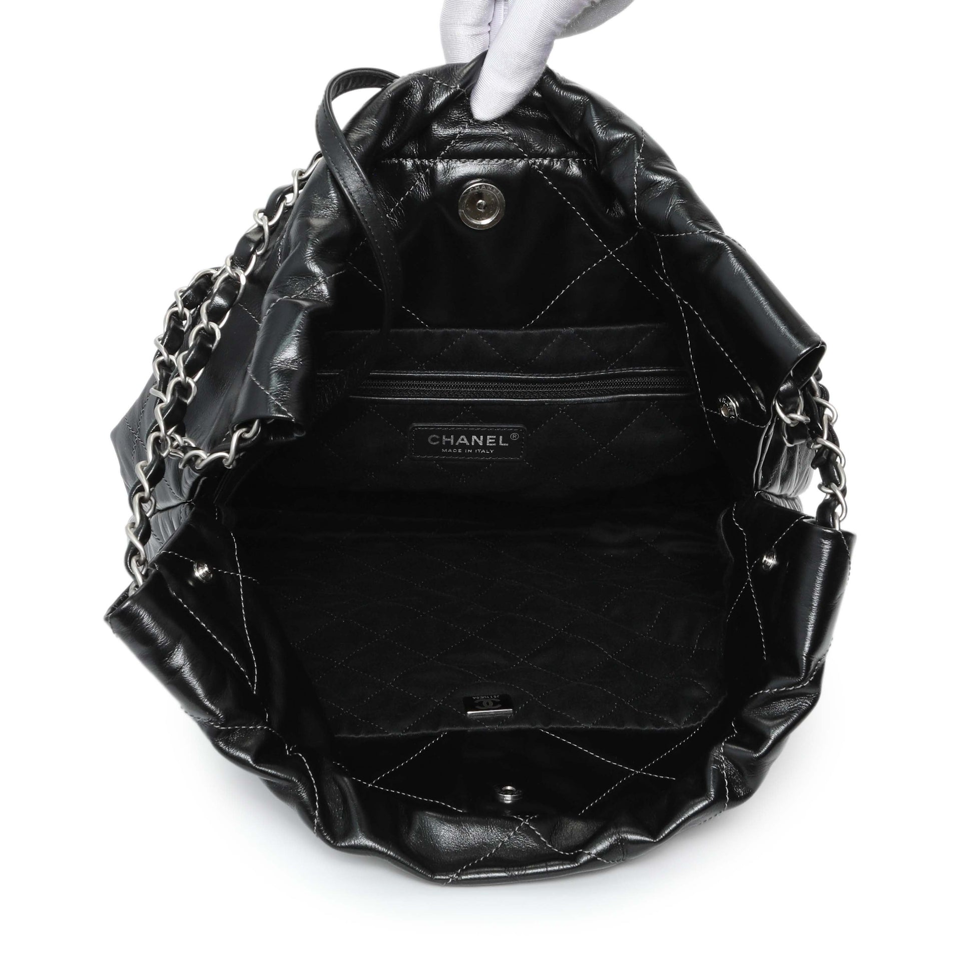 Exclusive Chanel Black Silver Metallic Shaded Quilted Shiny Calfskin Small Chanel 22 — Alternate View 8