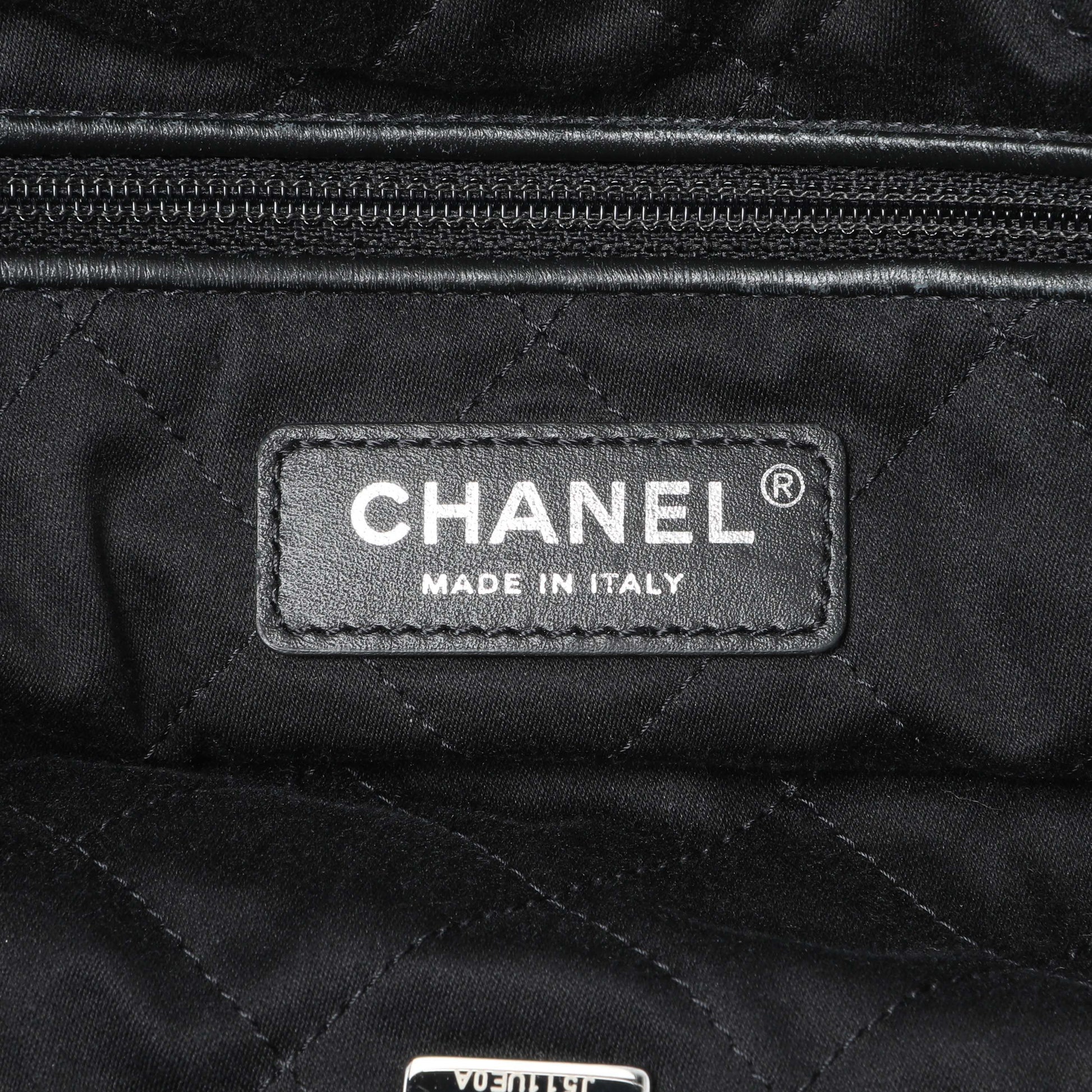 Exclusive Chanel Black Silver Metallic Shaded Quilted Shiny Calfskin Small Chanel 22 — Alternate View 9