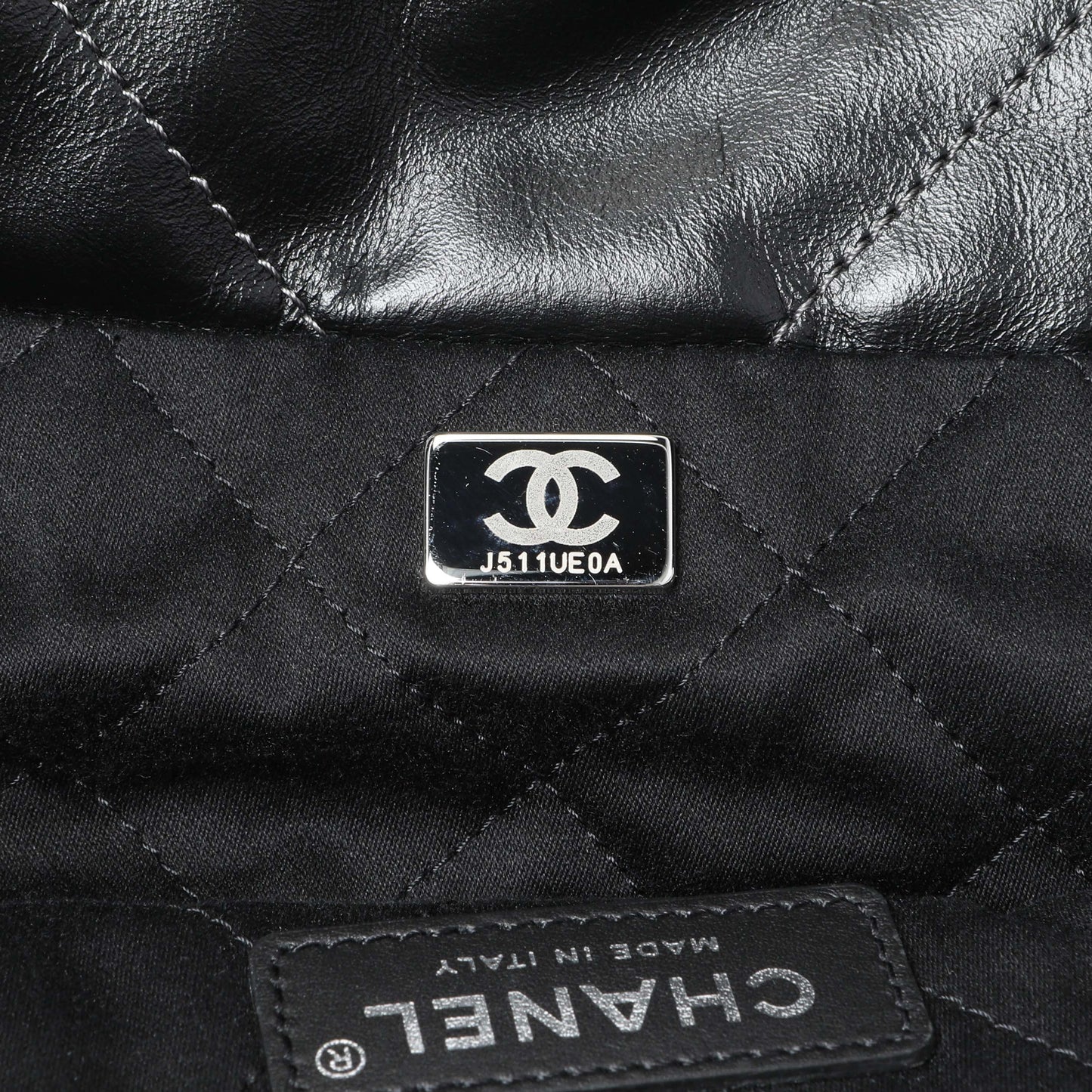 Exclusive Chanel Black Silver Metallic Shaded Quilted Shiny Calfskin Small Chanel 22 — Alternate View 10