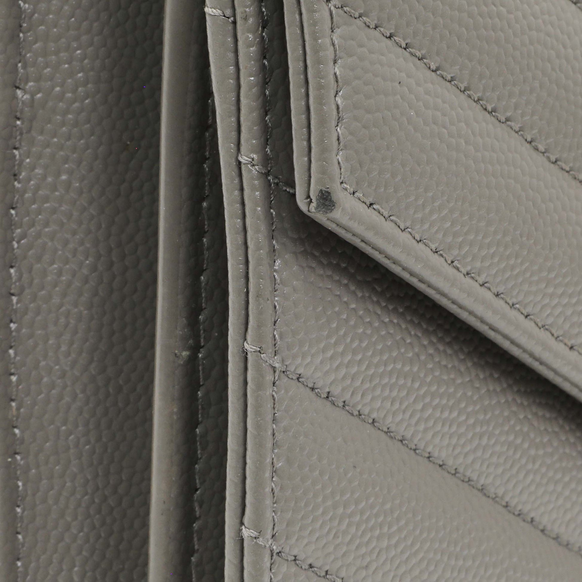 Exclusive Saint Laurent Grey Grain De Poudre Matelasse Chevron Monogram Chain Wallet — Alternate View 13