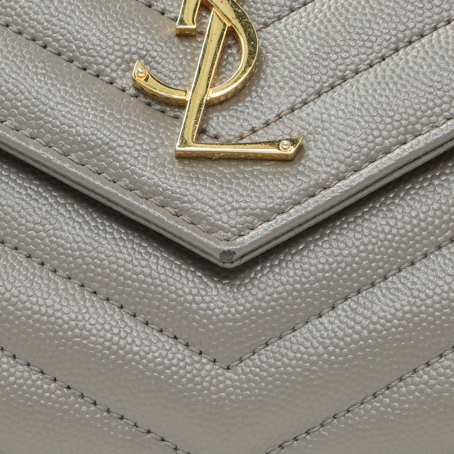 Exclusive Saint Laurent Grey Grain De Poudre Matelasse Chevron Monogram Chain Wallet — Alternate View 14