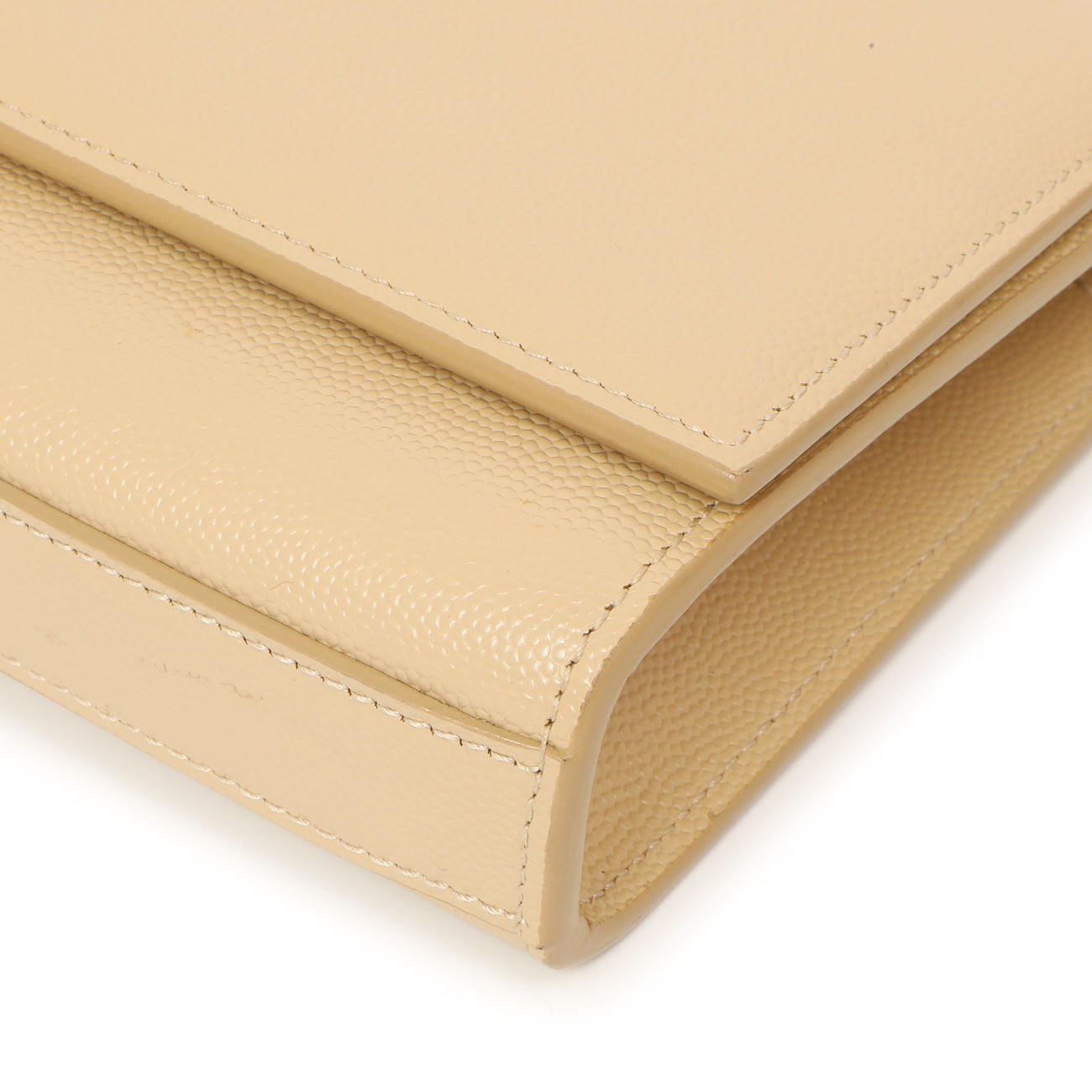 Exclusive Saint Laurent Beige Grain De Poudre Monogram Cassandre Clutch — Detail View