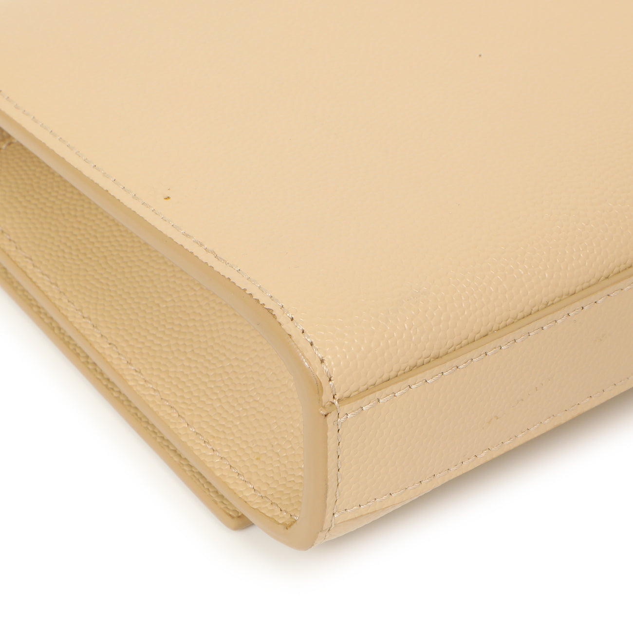 Exclusive Saint Laurent Beige Grain De Poudre Monogram Cassandre Clutch — Lifestyle View