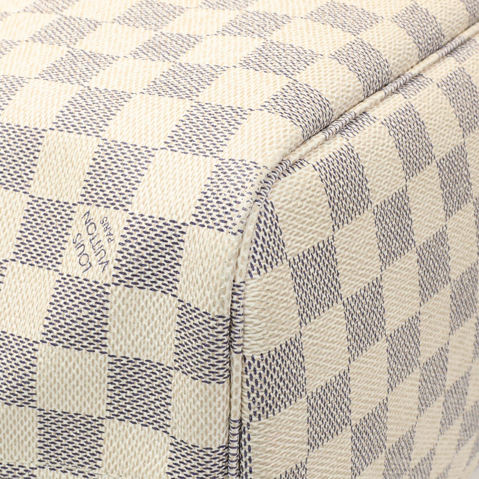Exclusive Louis Vuitton Damier Azur Neverfull GM — Top View