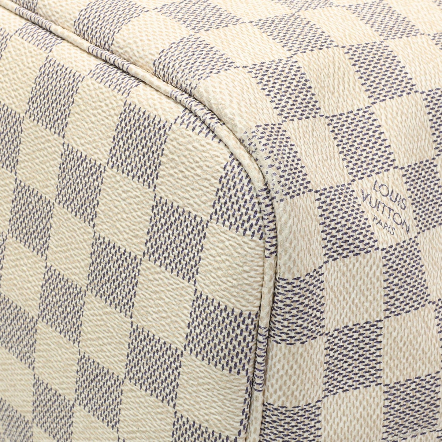 Exclusive Louis Vuitton Damier Azur Neverfull GM — Detail View