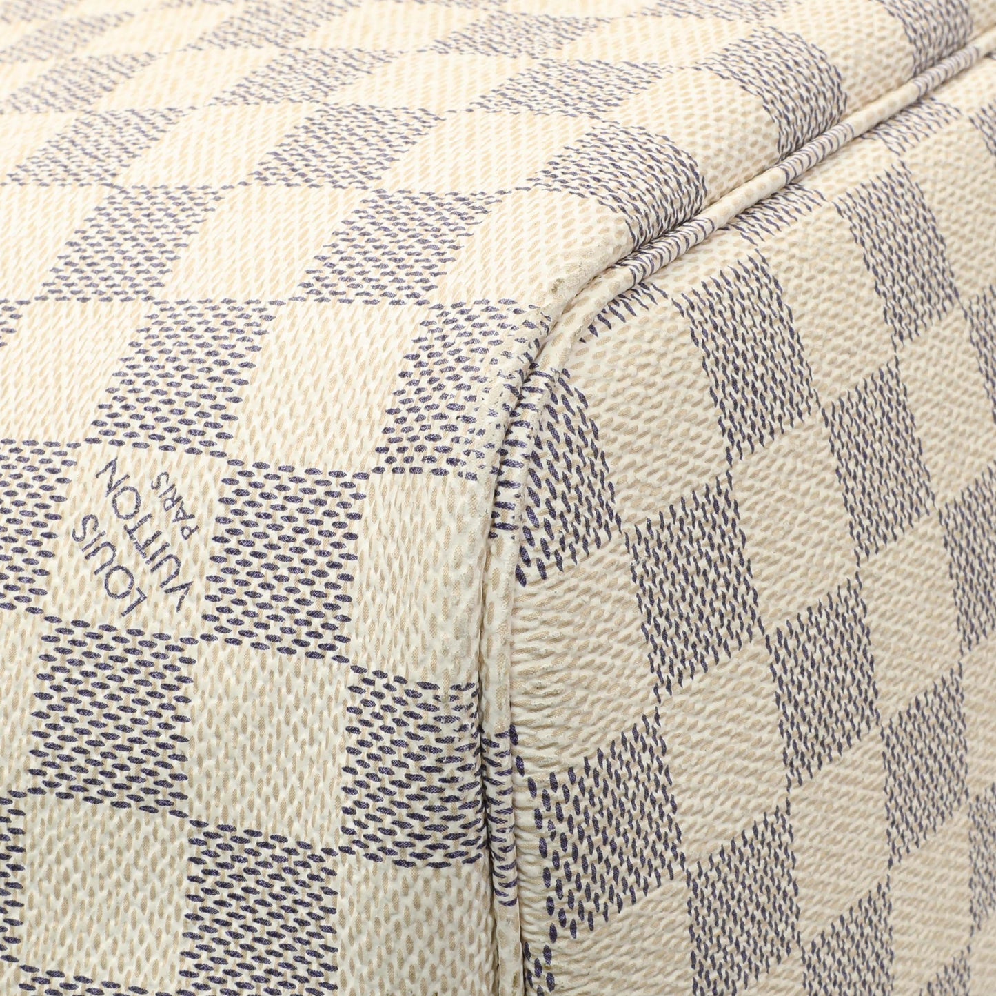 Exclusive Louis Vuitton Damier Azur Neverfull GM — Lifestyle View