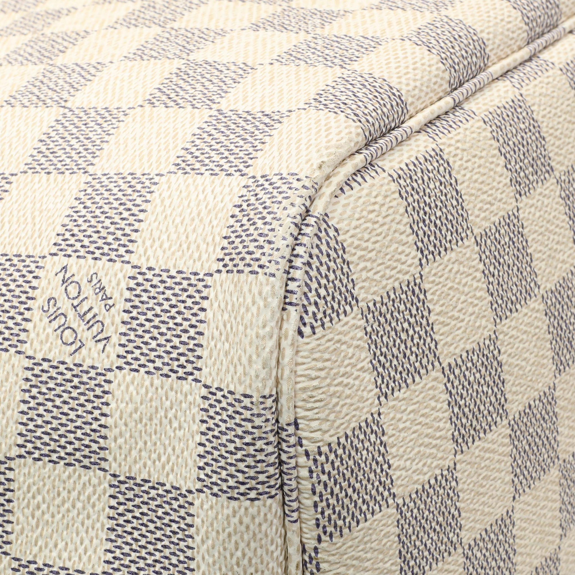 Exclusive Louis Vuitton Damier Azur Neverfull GM — Lifestyle View