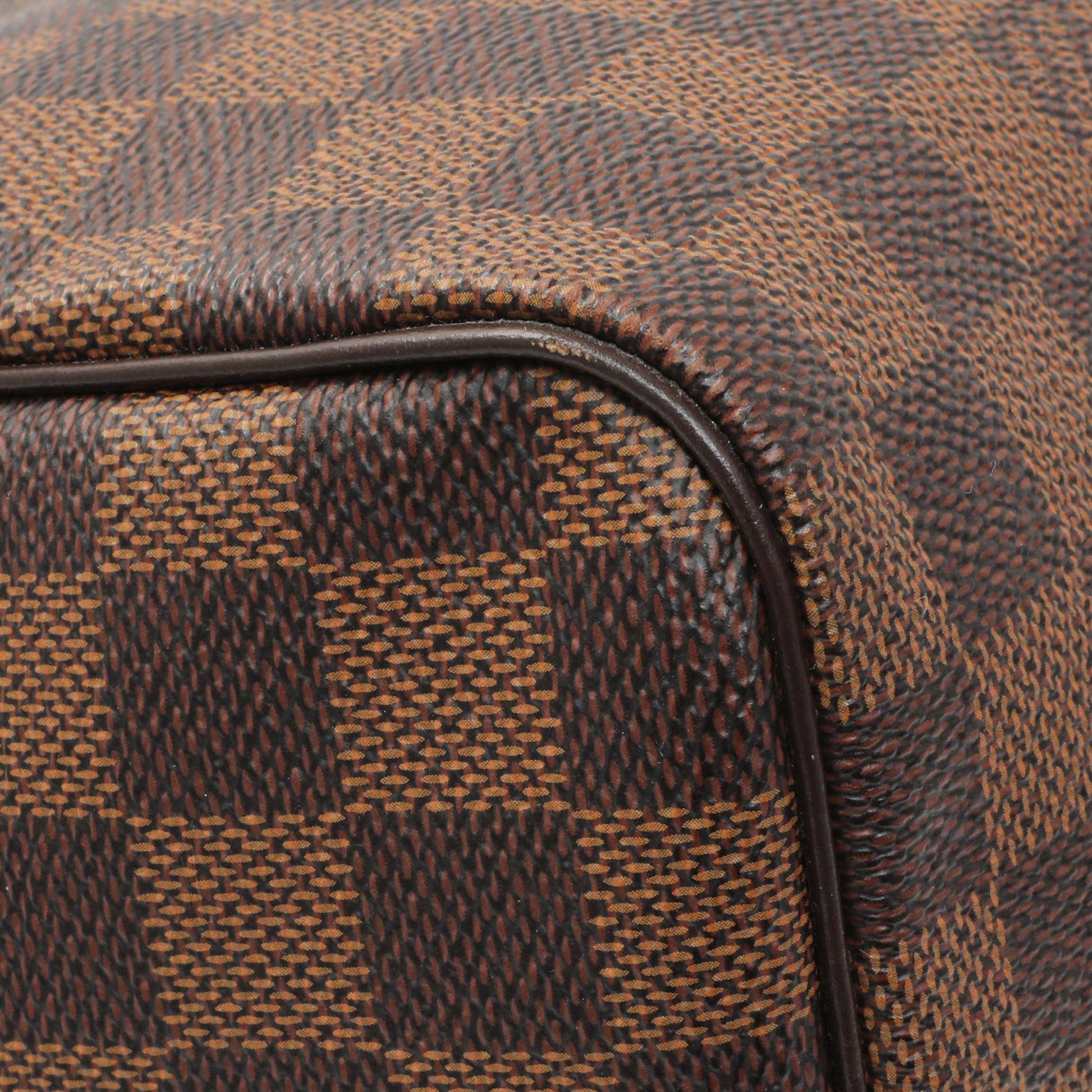 Exclusive Louis Vuitton Damier Ebene Speedy 30 — Lifestyle View