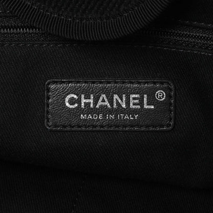 Exclusive Chanel Black Mixed Fibers Medium Deauville — Detail View