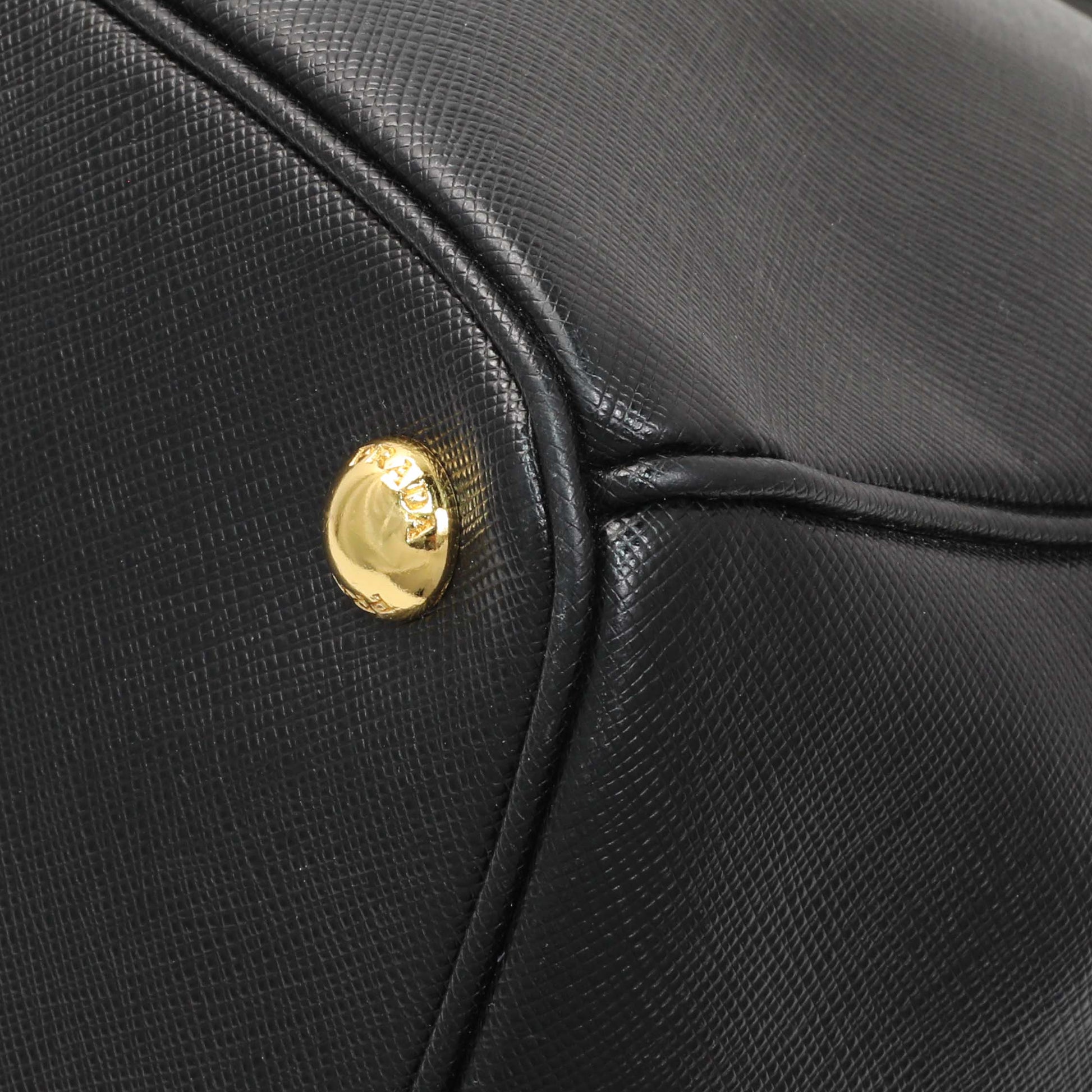 Exclusive Prada Black Saffiano Large Galleria Double Zip Tote — Detail View