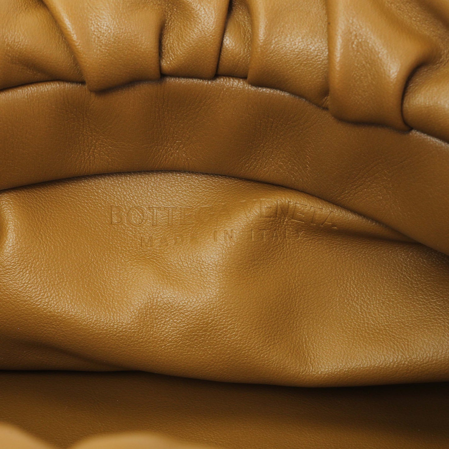 Exclusive Bottega Veneta Moutarde Calfskin The Pouch Chain — Detail View