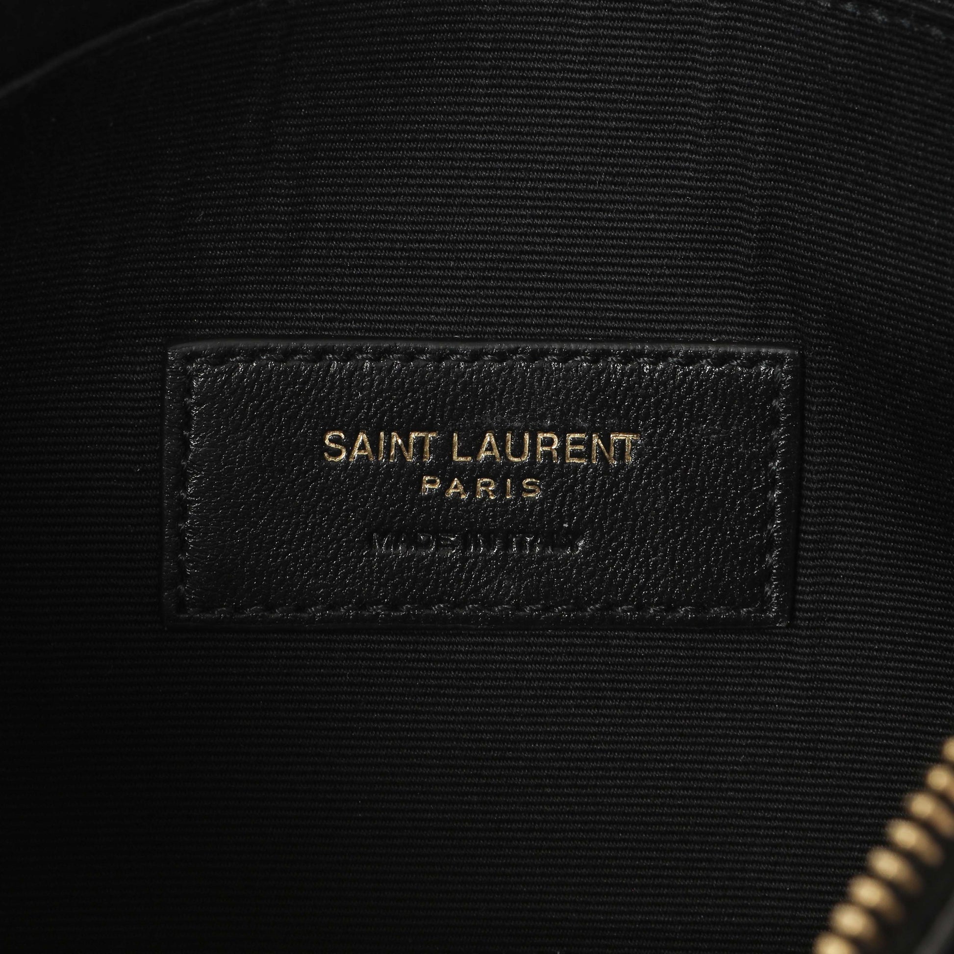 Exclusive Saint Laurent Grain De Poudre Matelasse Chevron Monogram Large Bill Pouch — Detail View