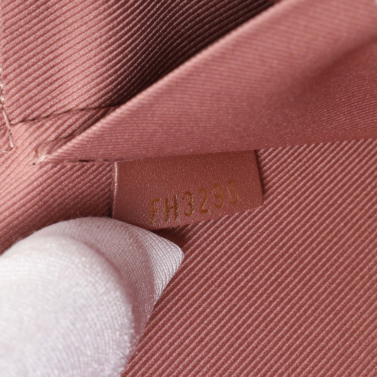 Exclusive Louis Vuitton Metallic Pale Pink Vernis Pochette Felicie Chain Wallet — Lifestyle View