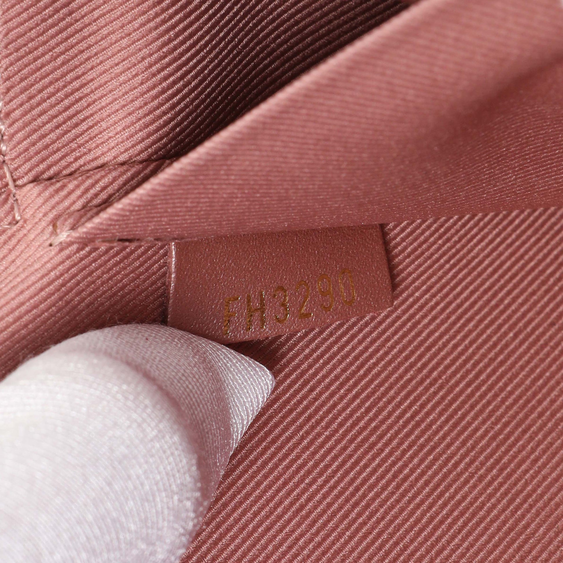 Exclusive Louis Vuitton Metallic Pale Pink Vernis Pochette Felicie Chain Wallet — Lifestyle View