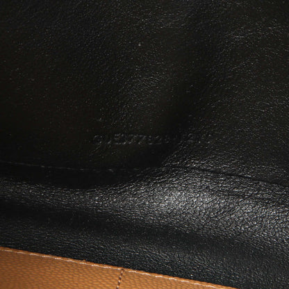 Exclusive Saint Laurent Dune Grain De Poudre Matelasse Chevron Monogram Chain Wallet — Lifestyle View