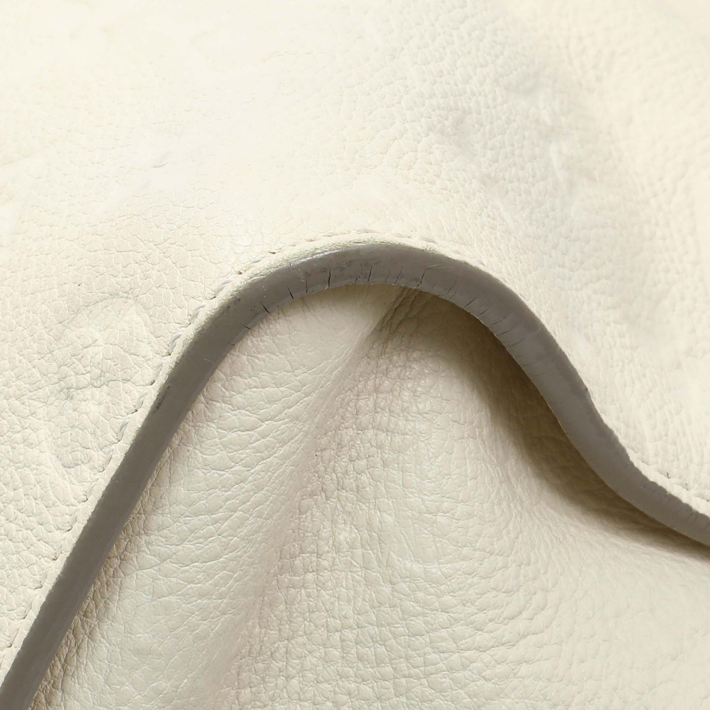 Exclusive Louis Vuitton Empreinte Lumineuse PM — Detail View